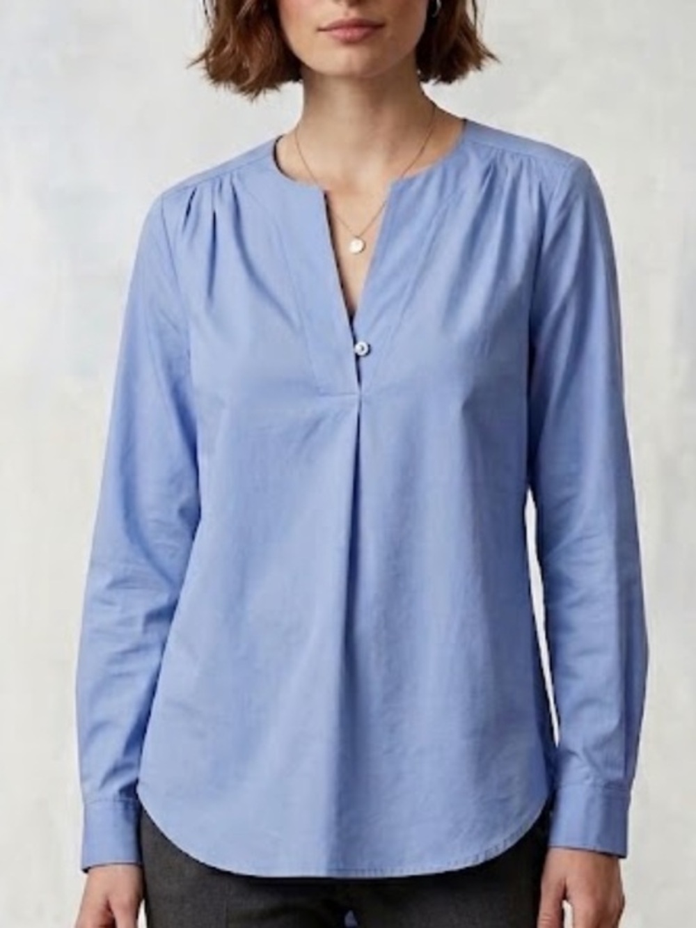 🇪🇸🥑Ellen Tracy blouse cotton poplin split neck with keyhole button blue